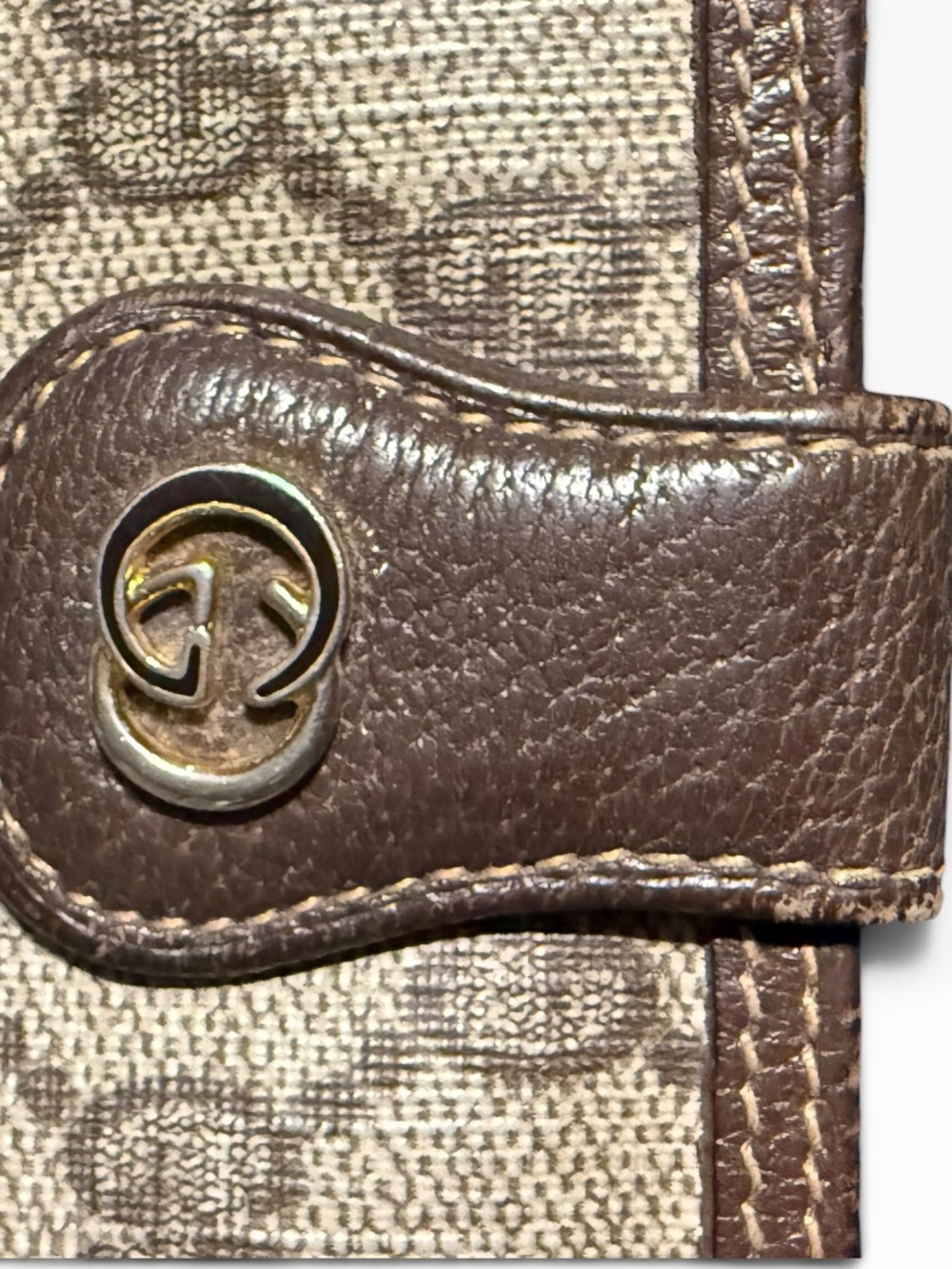 Vintage Gucci Coated Canvas Kisslock Snap Wallet - GUC - Picture 6 of 14
